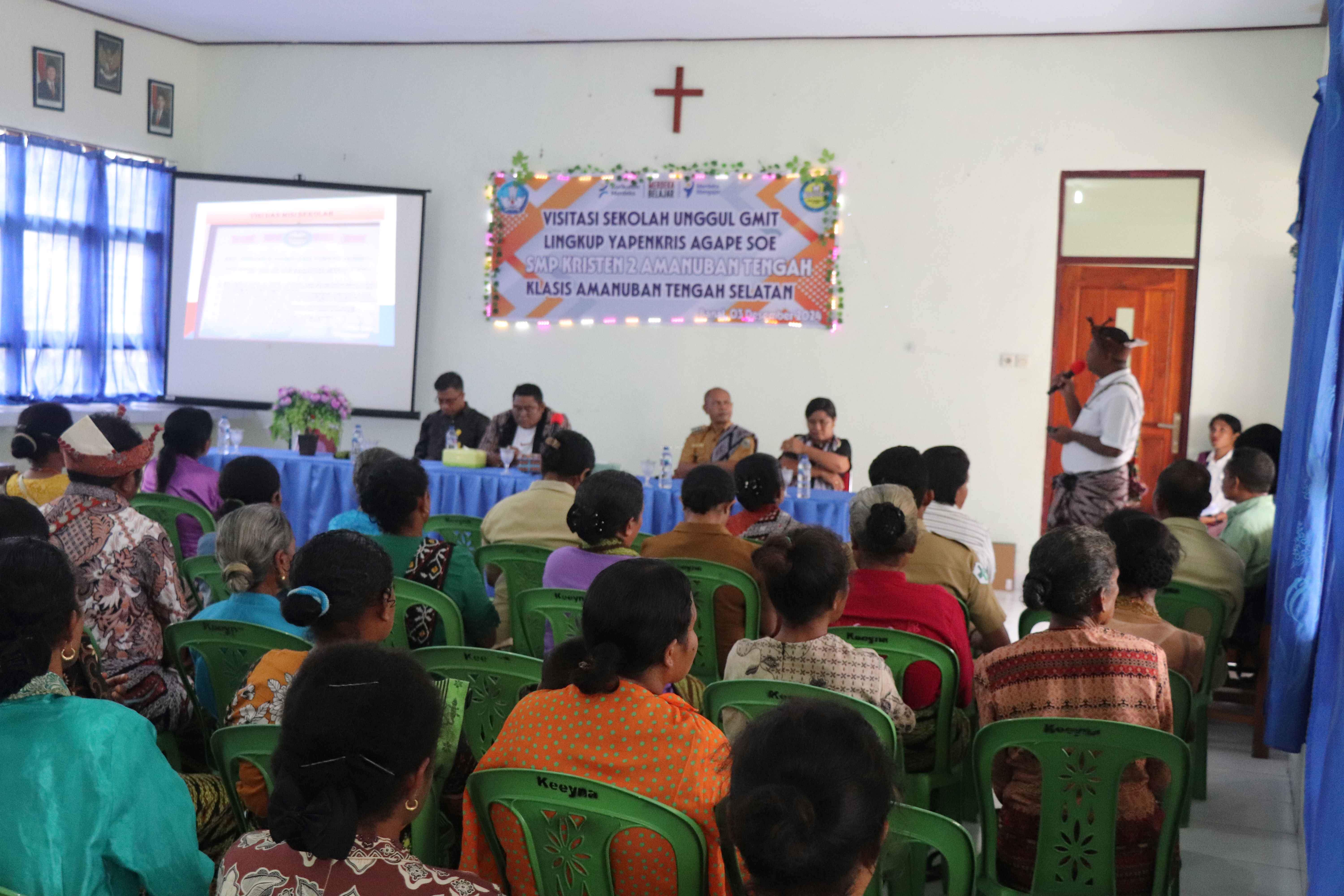 Majelis Sinode GMIT visitasi ke SMP Kristen 2 Amanuban Tengah