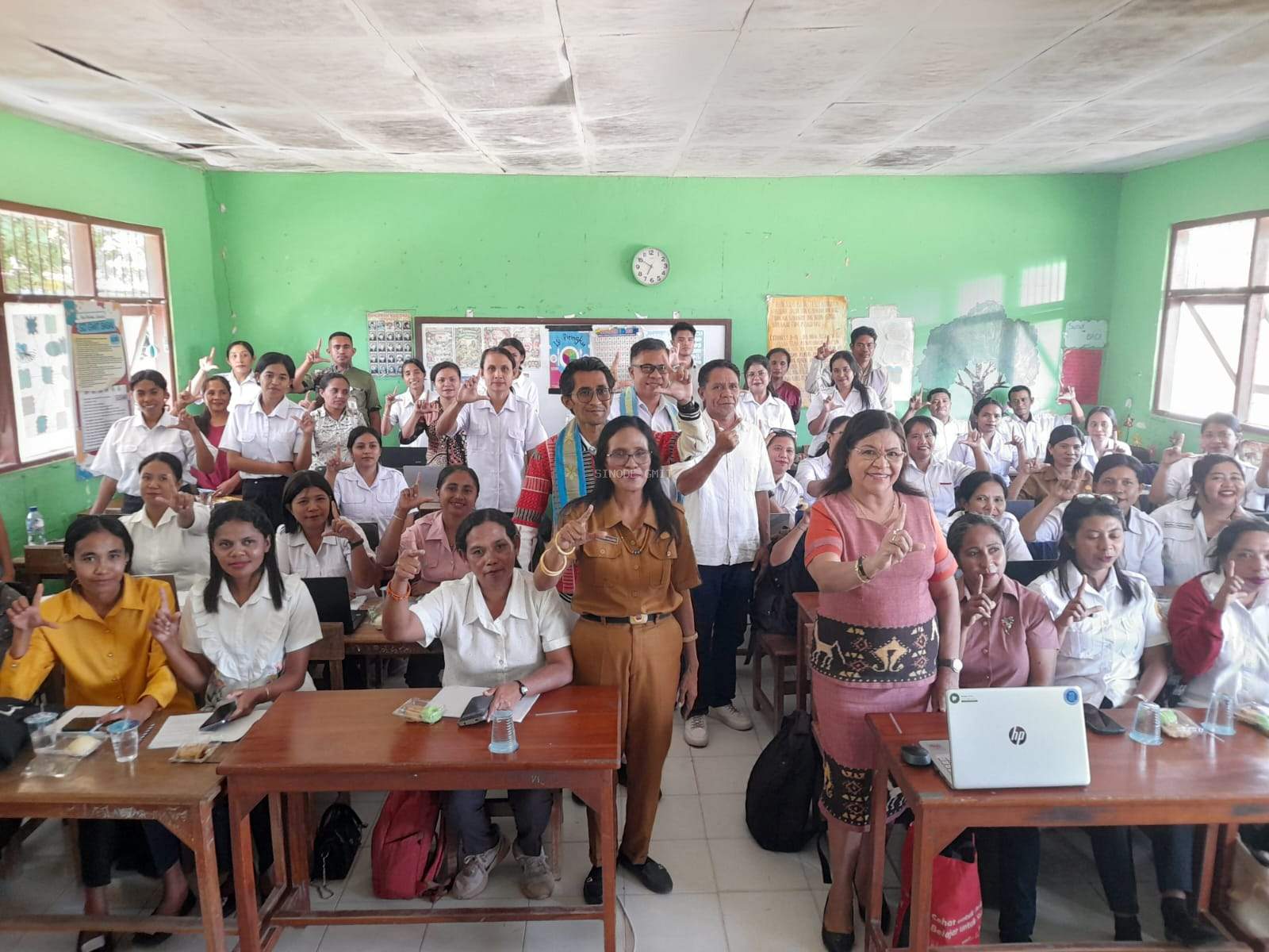 Yapenkris Sonaf Honis Gelar Workshop Peningkatan Kapasitas Guru Berbasis IT dan Pembelajaran Digital di Kupang